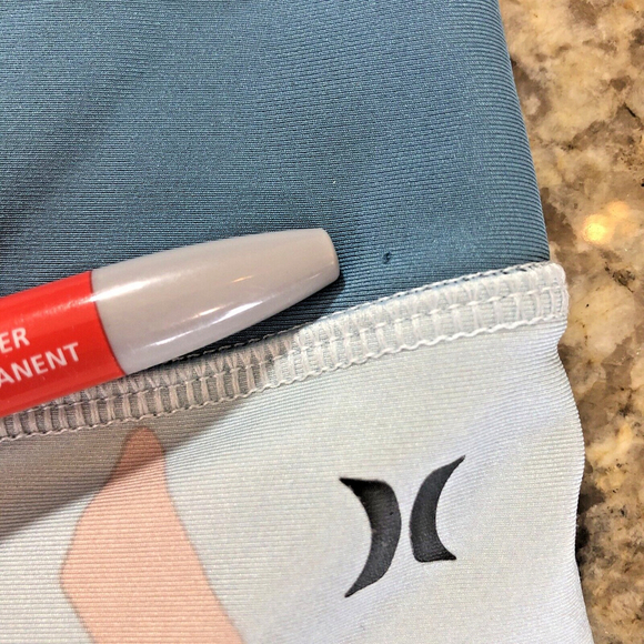 Size M 27 X 2 Hurley Womens Shorts UPF 50+ Stretchy Blue Tan Beach Gym Pilates - Picture 9 of 11